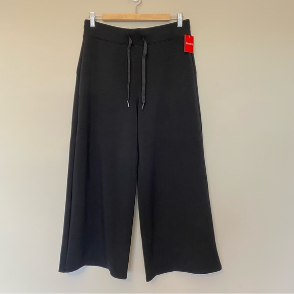 NWT Spanx AirEssentials Cropped Wide Leg Pant in Very Black Sz L - Picture 4 of 14